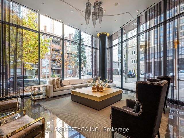 1708 - 32 Davenport Rd
