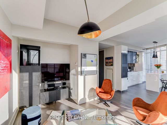 1708 - 32 Davenport Rd