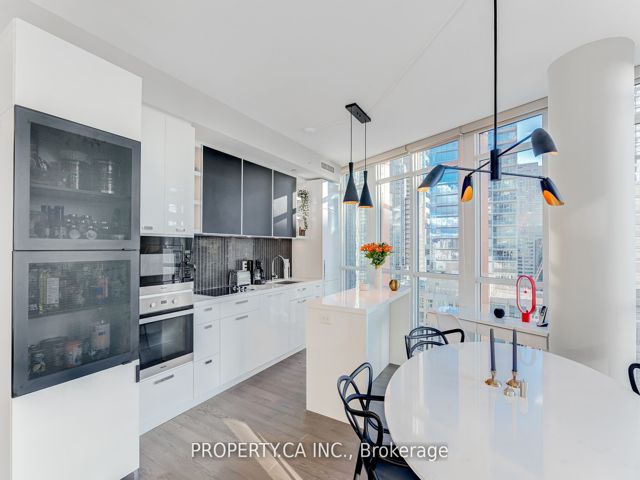 1708 - 32 Davenport Rd