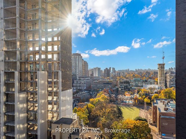 1708 - 32 Davenport Rd