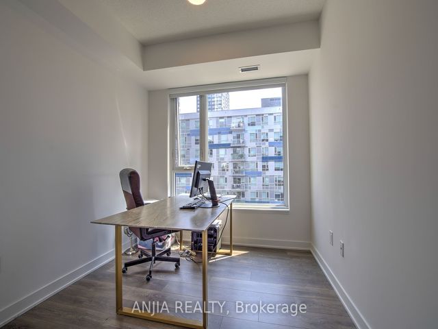 #513 - 35 Tubman Ave