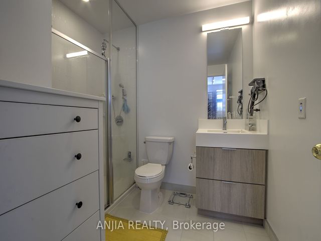 #513 - 35 Tubman Ave