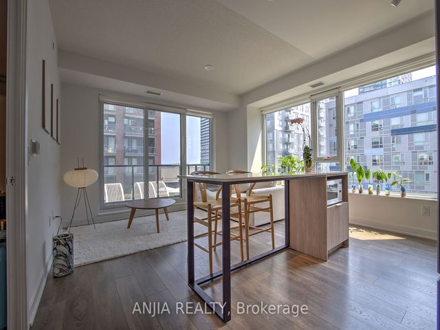 #513 - 35 Tubman Ave