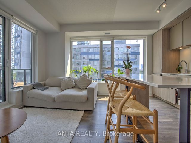 #513 - 35 Tubman Ave