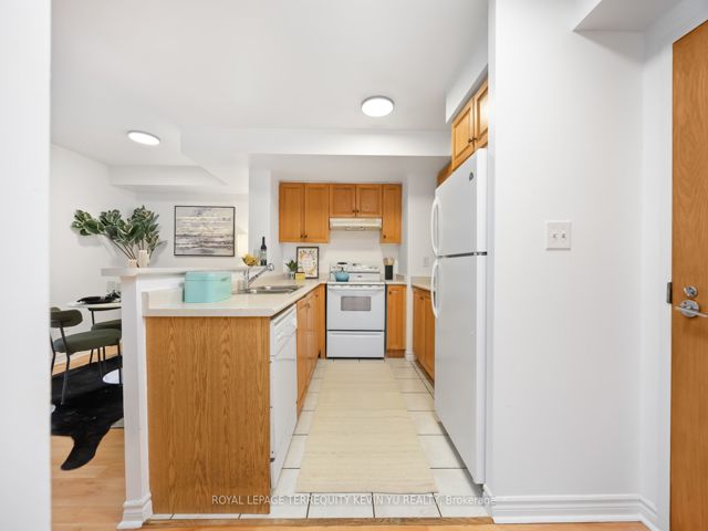 609 - 7 Lorraine Dr