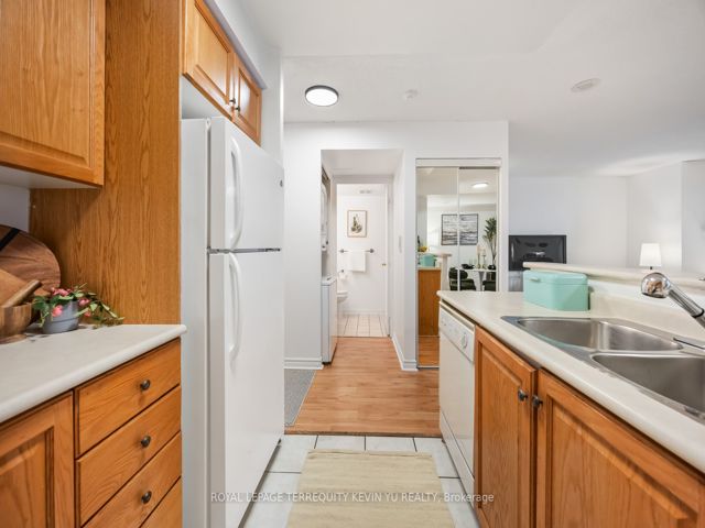 609 - 7 Lorraine Dr