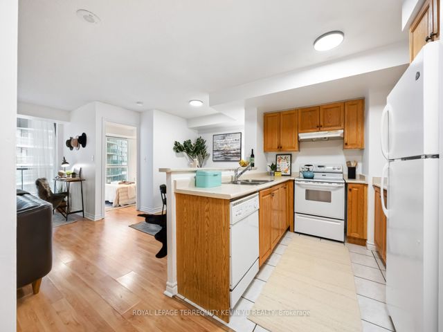 609 - 7 Lorraine Dr