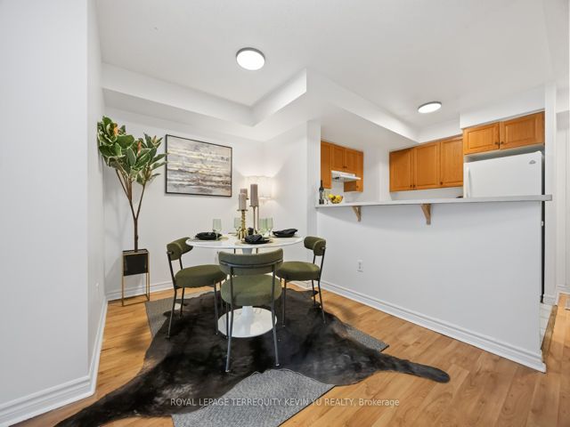 609 - 7 Lorraine Dr
