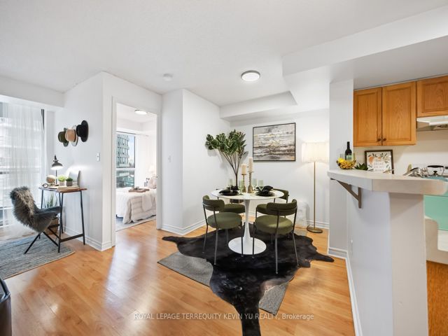 609 - 7 Lorraine Dr