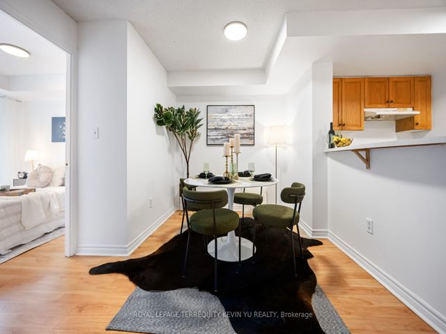 609 - 7 Lorraine Dr