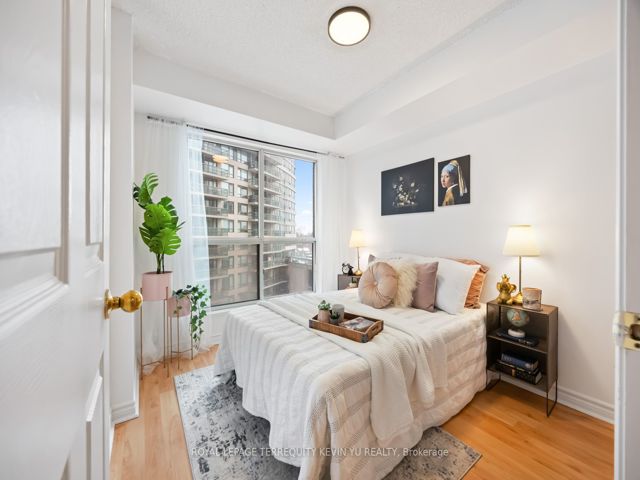 609 - 7 Lorraine Dr