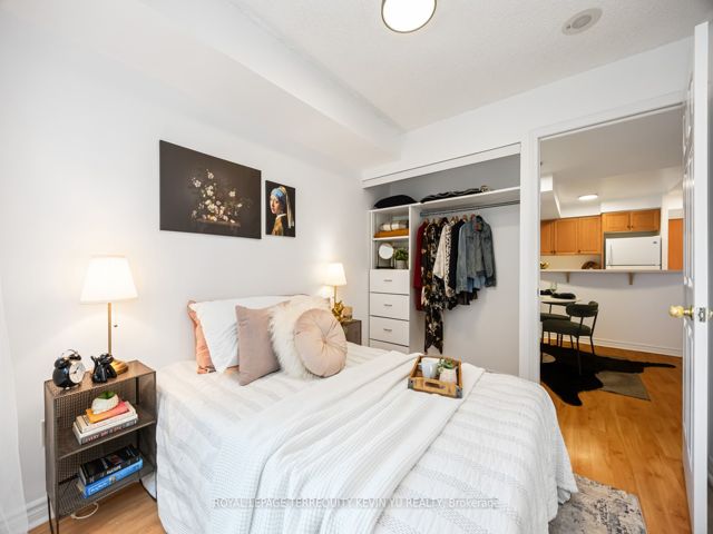 609 - 7 Lorraine Dr
