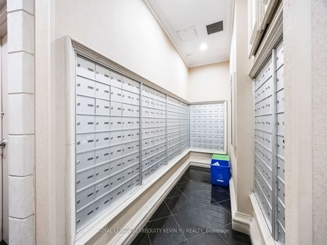 609 - 7 Lorraine Dr