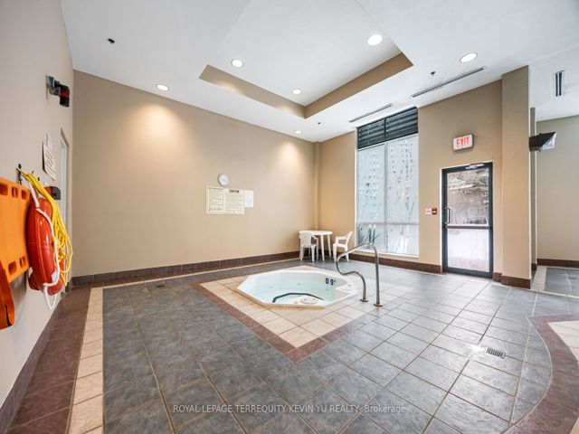 609 - 7 Lorraine Dr