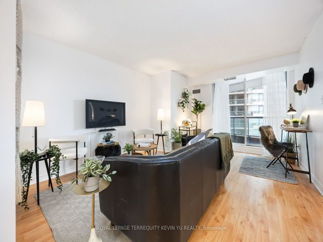 609 - 7 Lorraine Dr