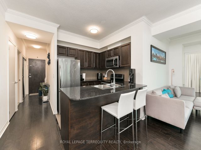 3711 - 16 Yonge St