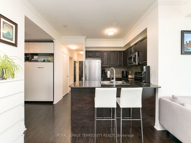 3711 - 16 Yonge St
