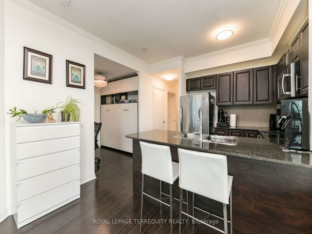 3711 - 16 Yonge St