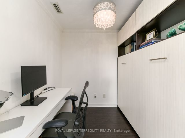 3711 - 16 Yonge St