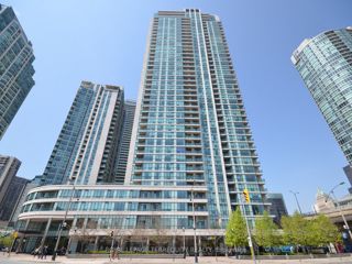 3711 - 16 Yonge St