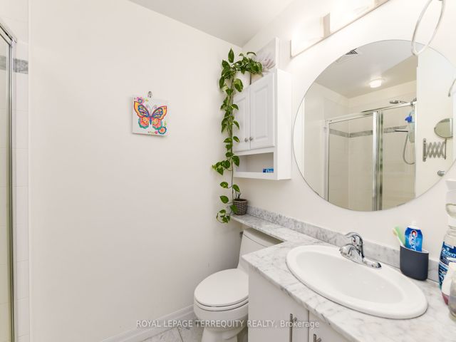 3711 - 16 Yonge St