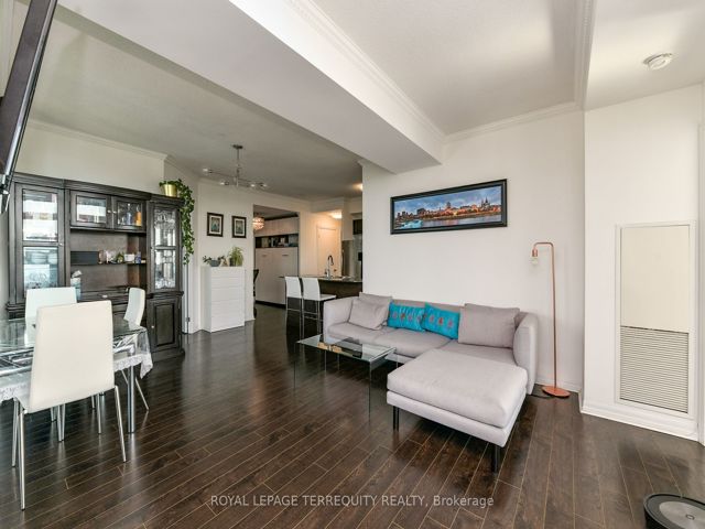 3711 - 16 Yonge St