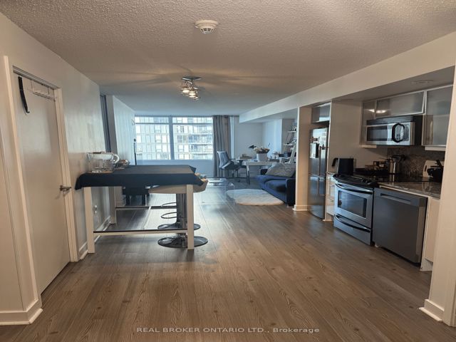 3808 - 25 Telegram Mews