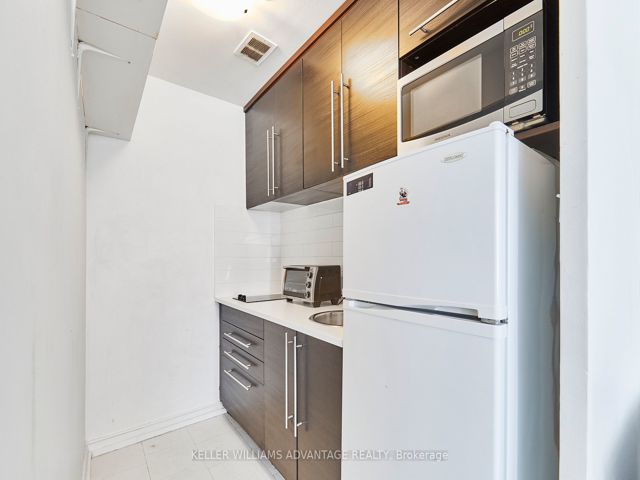 405 - 1901 Bayview Ave