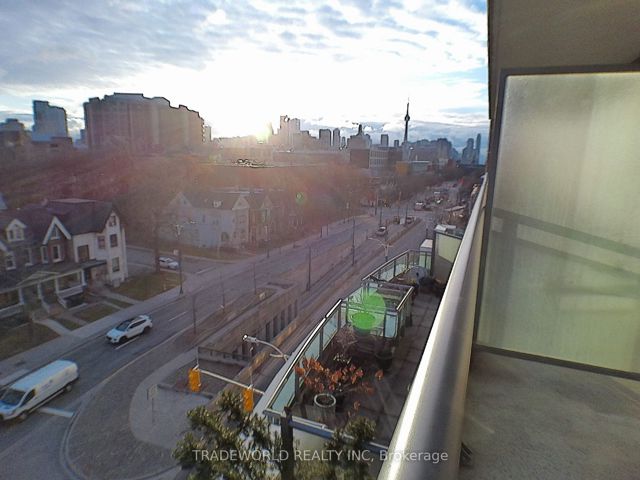 613 - 736 Spadina Ave