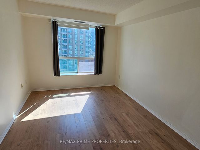 1105 - 8 Pemberton Ave