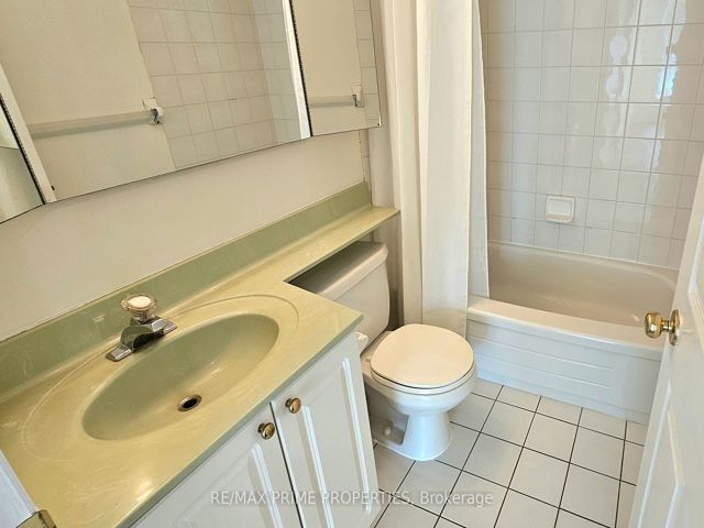 1105 - 8 Pemberton Ave