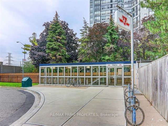 1105 - 8 Pemberton Ave
