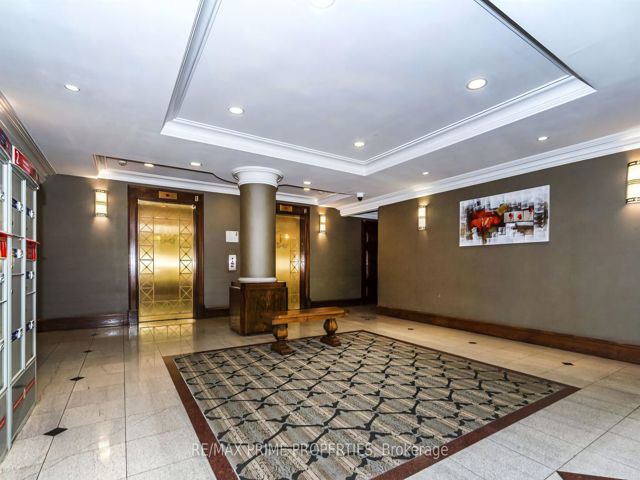 1105 - 8 Pemberton Ave