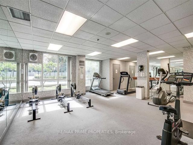1105 - 8 Pemberton Ave