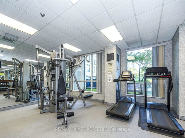 1105 - 8 Pemberton Ave