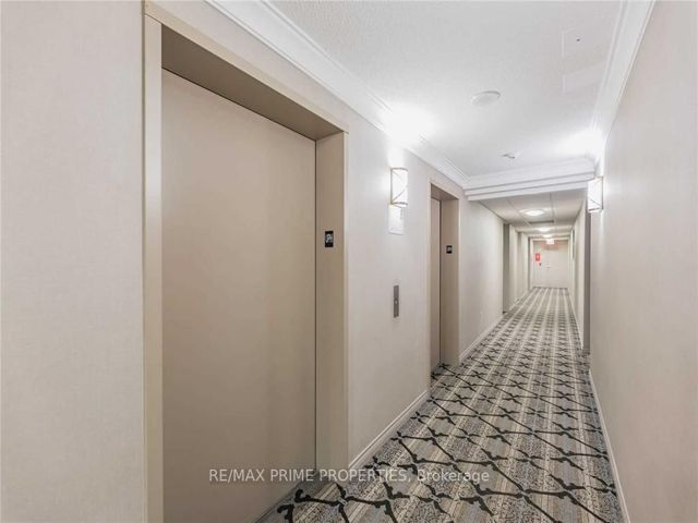 1105 - 8 Pemberton Ave