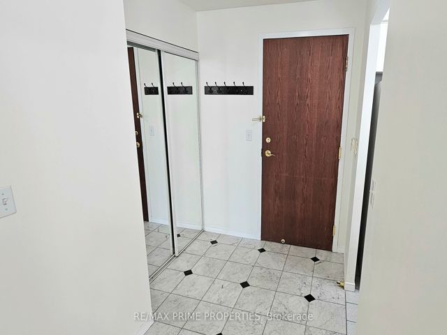 1105 - 8 Pemberton Ave