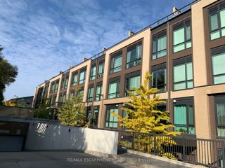 323 - 639 Lawrence Ave W