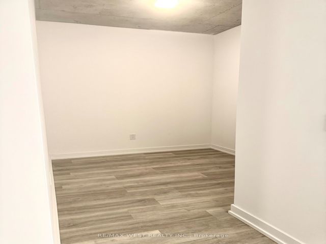 403 - 28 Eastern Ave