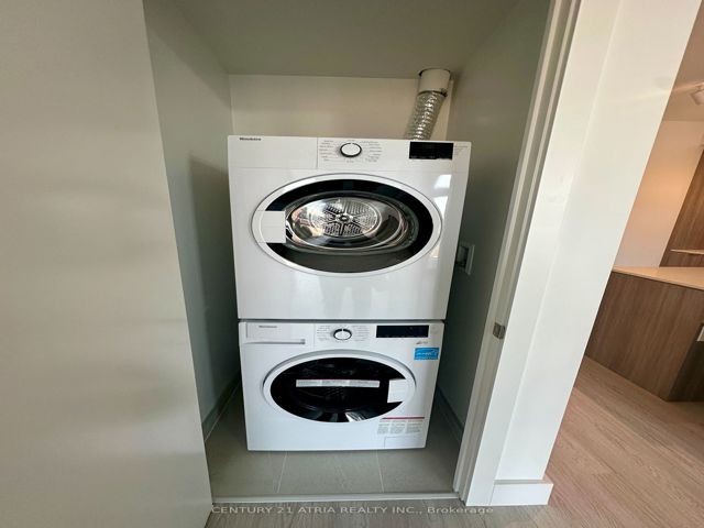 320 - 625 Sheppard Ave E