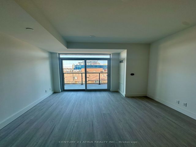 320 - 625 Sheppard Ave E
