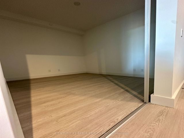 320 - 625 Sheppard Ave E