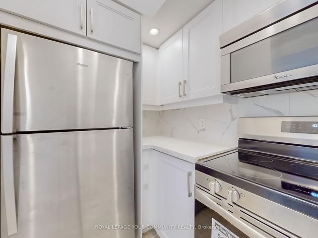 929 - 15 Northtown Way
