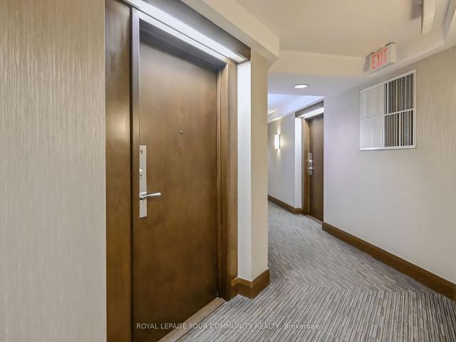 929 - 15 Northtown Way