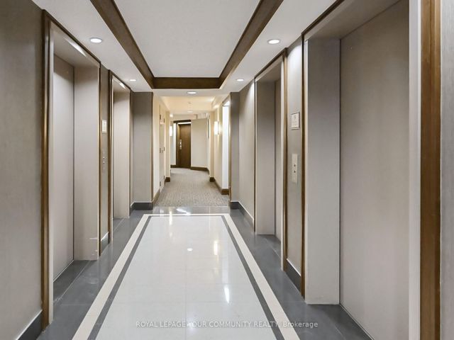 929 - 15 Northtown Way