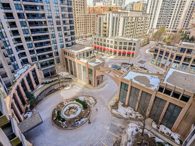 929 - 15 Northtown Way