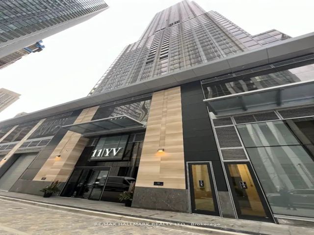 2004 - 11 Yorkville Ave