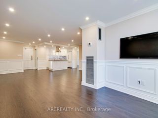1107 - 1201 Steeles Ave W