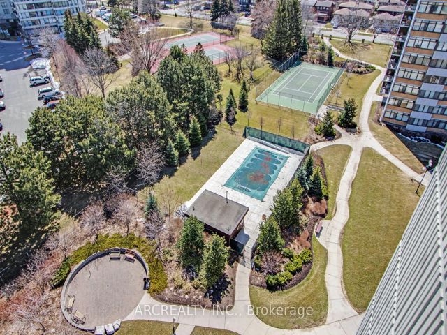 1107 - 1201 Steeles Ave W