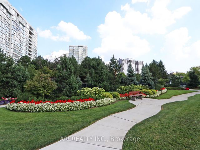 1107 - 1201 Steeles Ave W